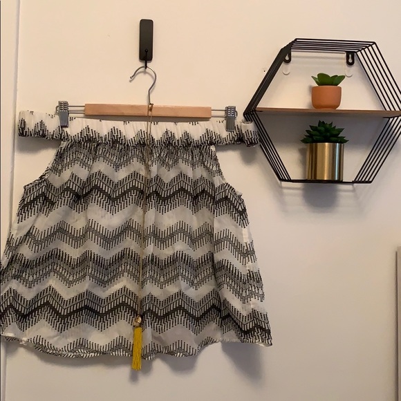 Lou&Grey Off Shoulder Top🍃 - Picture 4 of 5